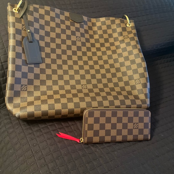 Louis Vuitton purse and wallet - Picture 1 of 12